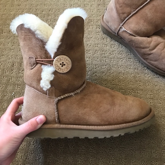 UGG BAILEY BOOT CHESNUT size 6 - Picture 2 of 6